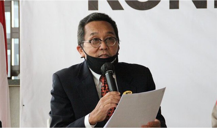 Ketua Umum APSI Azis Said