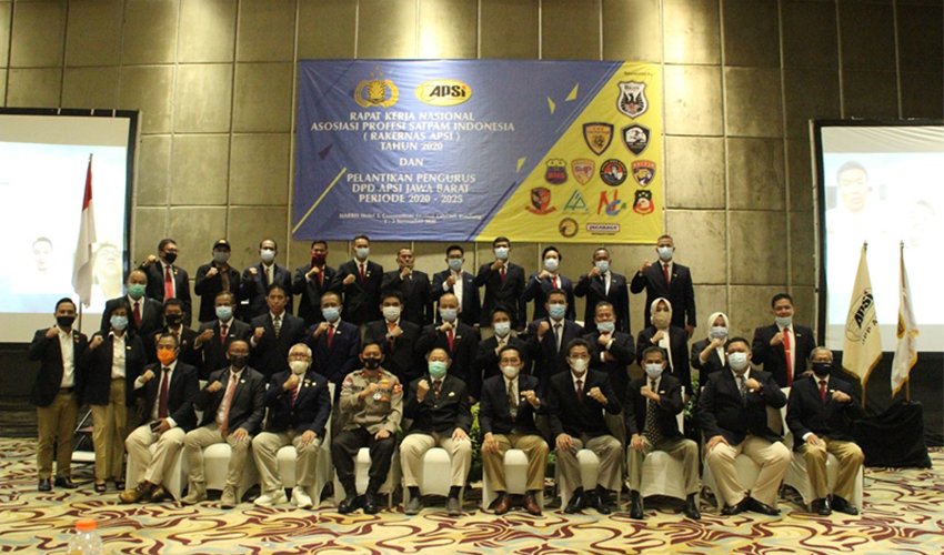 Sambutan Ketua Umum APSI dalam Rakernas Kedua di Bandung